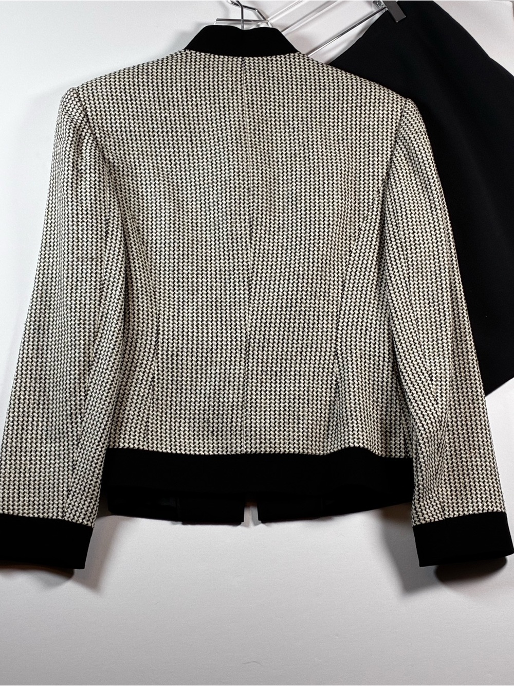Custom Silk-Wool Suit Black & Creamy White Houndstooth Suit with Mandarin Collar - Picture 4 of 10